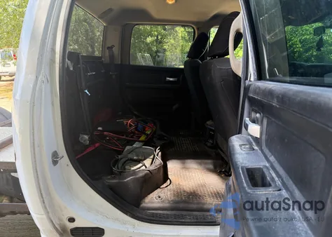 2019 Ram 3500 из США, поврежденный, VIN 3C7WRTCL8KG690976